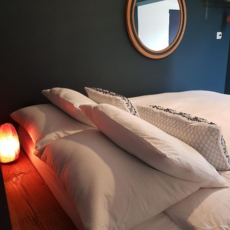 Modern 1-Bed Apartment, Plus Parking, Near Oxford And The Jr 외부 사진